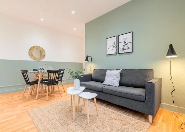 Apartment For 4 In Front Of Lille Flandres Station