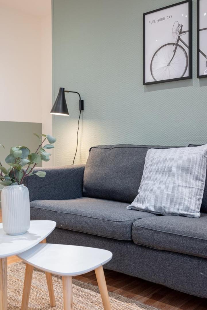 Apartamento For 4 In Front Of Flandres Station